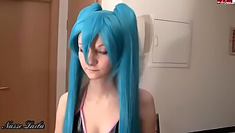 Nemška Najstniška Divja Hentai Seks Pustolovščina Z Miku Hatsune Cosplay In Obrazno Nego