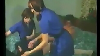 Vídeo Vintage De Un Trío Con Tres Chicas Peludas