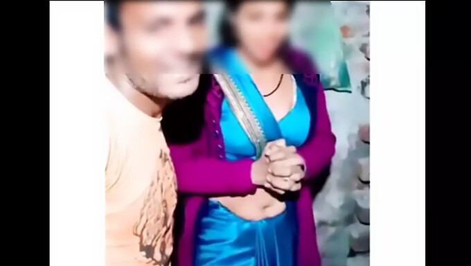 สาวน้อย Bhojpuri ให้การเลียคอลึกและได้รับการเย็ดทางทวารหนักในวิดีโอการรวบรวม