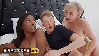 Dee Williams Faz Sexo Secreto Com Jimmy Antes Que Sua Enteada Se Junte A Eles Para Um Ménage À Trois. Brazzers