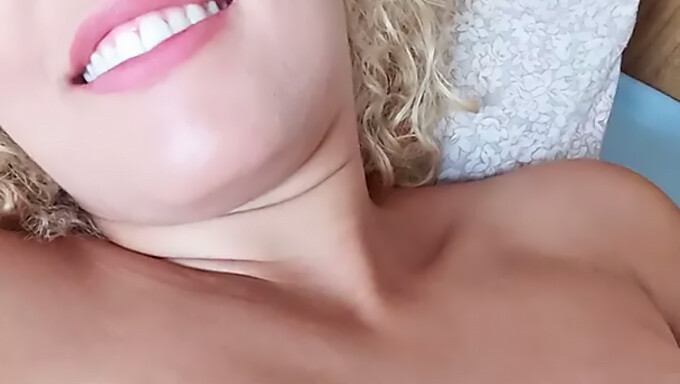 Pov De La Novia Adolescente De Sexo Amistoso Con Su Novio